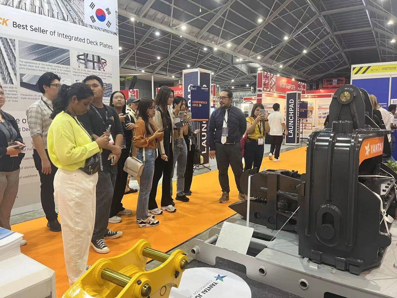 巨翔机械应邀参展,作为中国属具智造的领头羊,在世界机械舞台大放光彩