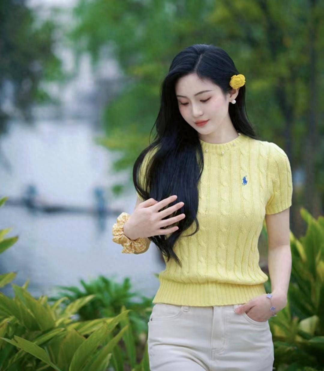 受教育程度高的女人春天喜欢这4个穿搭风格优雅气质还不显老