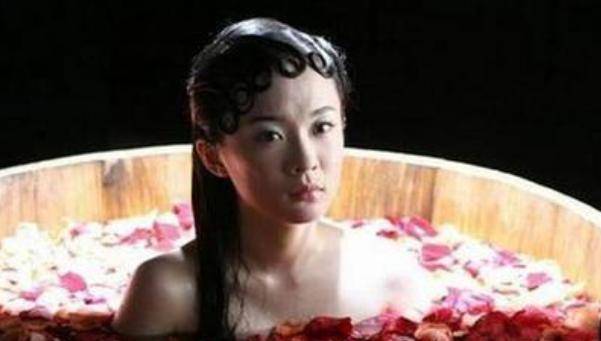 原创古代女孩多久洗一次澡宫女们一年只洗一次主要原因是怕生病