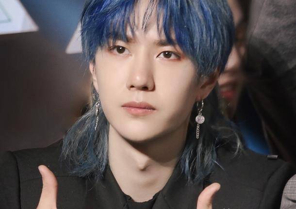 王一博如何做到又跩又火,还大摩托滑板乐高买到"破产"_时候_组合_经历