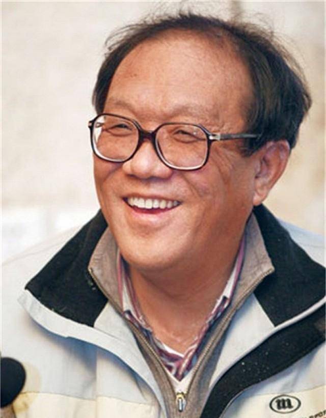 原创史铁生21岁瘫痪31岁执笔坚持写作28年脑溢血去世一生励志