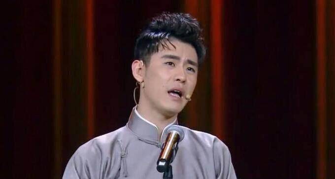 不过就事论事,张云雷作为《欢乐喜剧人第四季》舞台上的颜值担当,因为