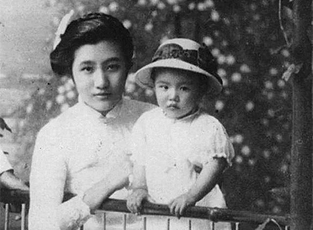 为了帮助父亲治病,她被卖给青楼,却凭一身傲骨,成为了商业大亨_董竹君