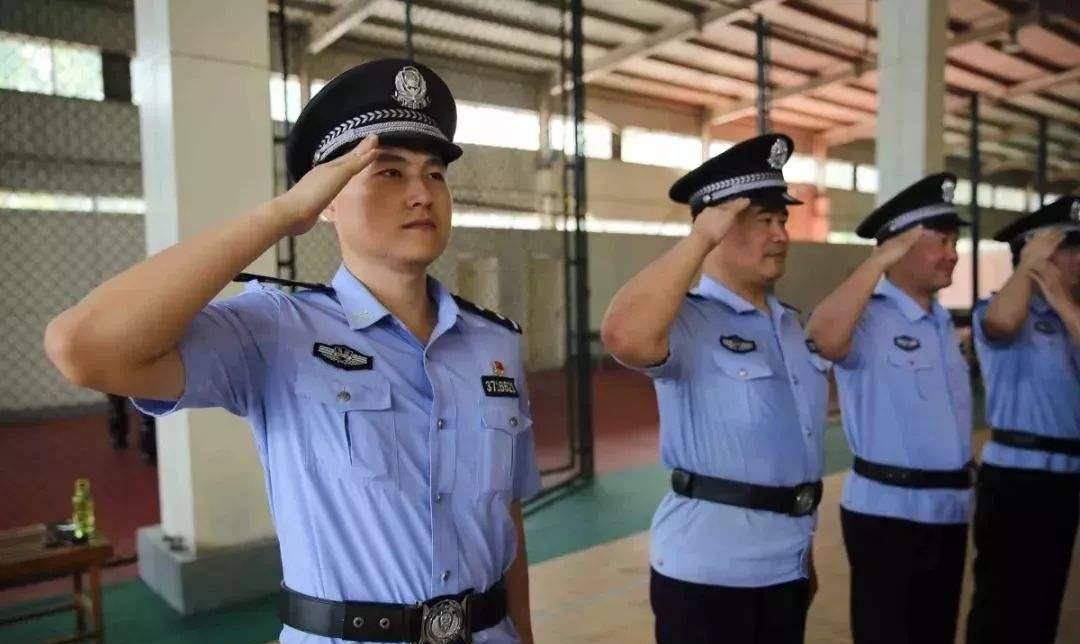 于是原本认为卫某比较老实的张建国便生出了疑心,在他的吩咐下,警局也