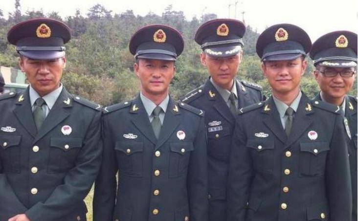 之后再次出演刘猛导演的《我是特种兵之利刃出鞘》,剧中饰演王艳兵,和