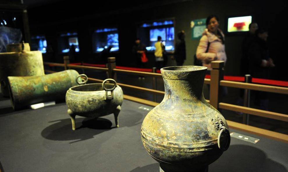 直击从海昏侯墓出土的文物单单铜钱就有10余吨近200万枚