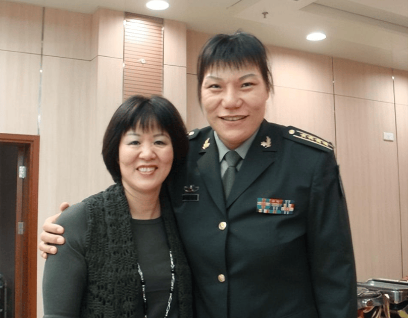 在个人生活方面,郑海霞和徐庆华走到了一起. 徐庆华身高1.