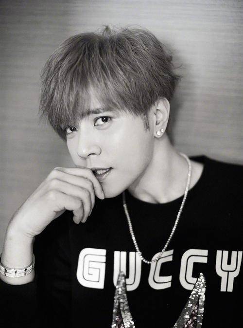 原创《女儿们的恋爱》中七夕送猪环节,罗志祥却被cue到上热搜?_节目_