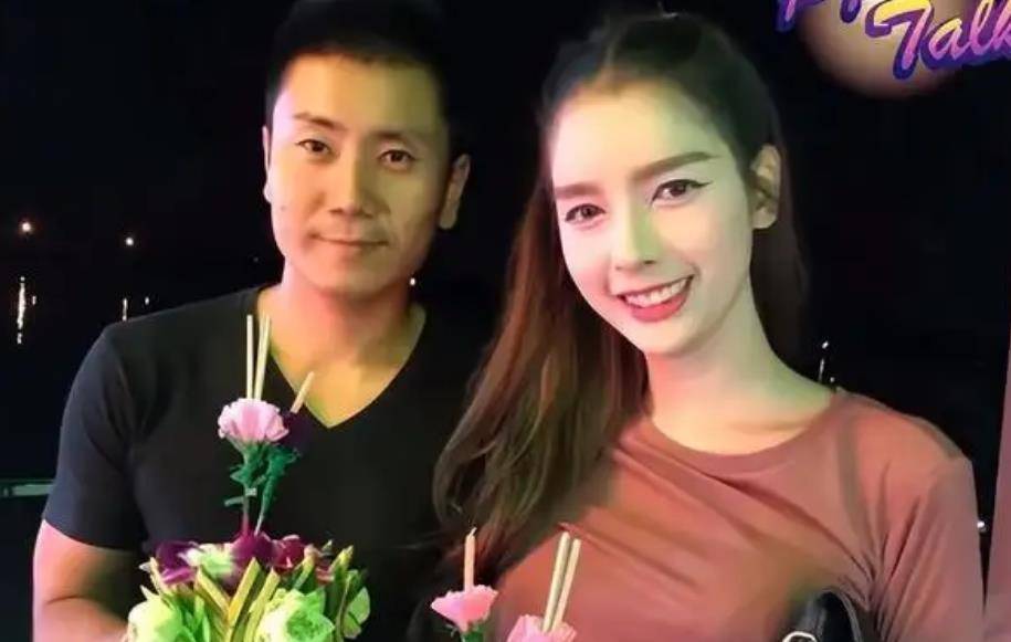 年北京富豪娶泰国"最美人妖",不被看好但俩人恩爱至今_鲍玺_比赛_女人