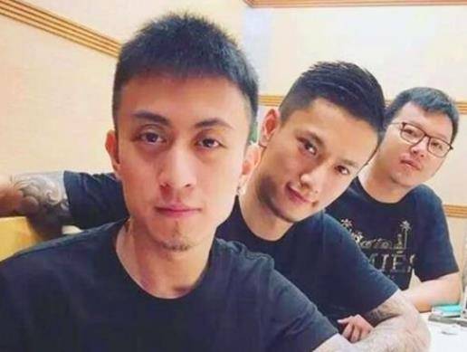 原创浙江富2代张晓恩花3亿抛妻弃子追网红破产被抓女友无情分手