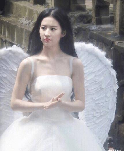 原创路人怼脸生图王一博漫画脸贵族气质看到刘亦菲真的被惊艳了