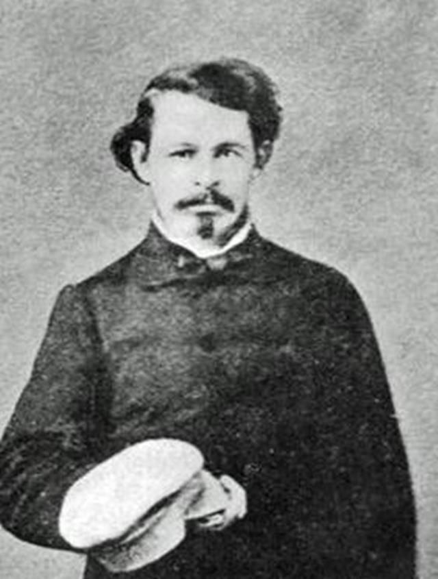 真晚清洋大人,两年做到三品官,赚七千万美元,娶中国