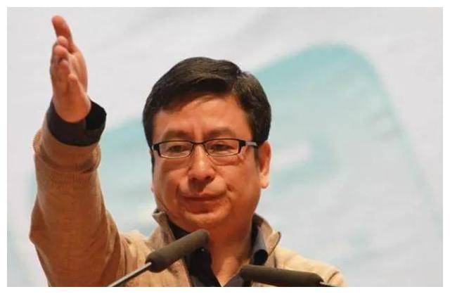 白岩松的传奇历尽风雨蜕变成凤凰再次飞翔