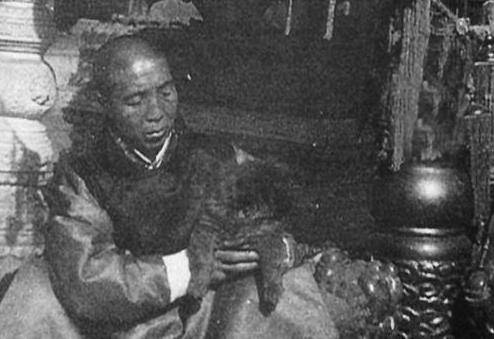 原创中国最后一位太监回忆跪着伺候主子娘娘洗澡全程从不亲自动手