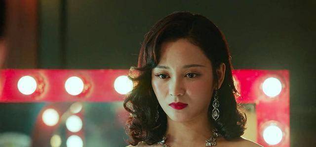 原创原创局中人张一山的四个迷妹据说其中一个是带钱进组的谁