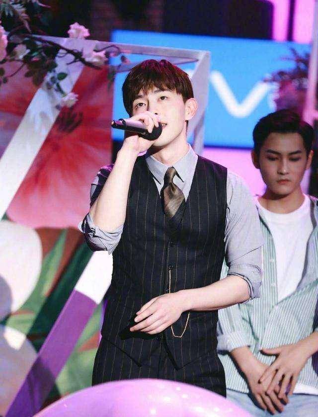 原创快本多次邀邓伦他的选择太傻了