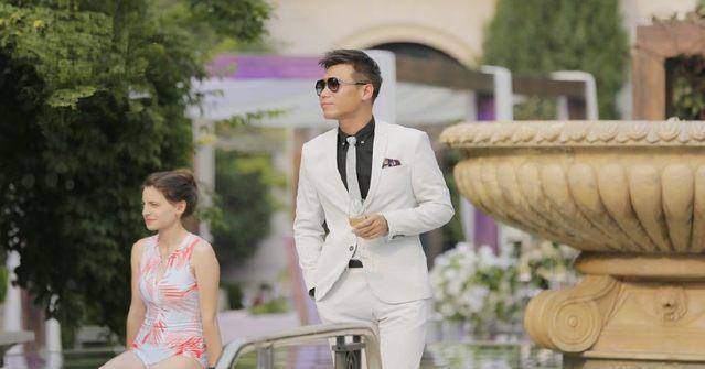 李乃文饰演的张铭阳很是风流,却终也遇到了降服他的女神辛芷蕾饰演的