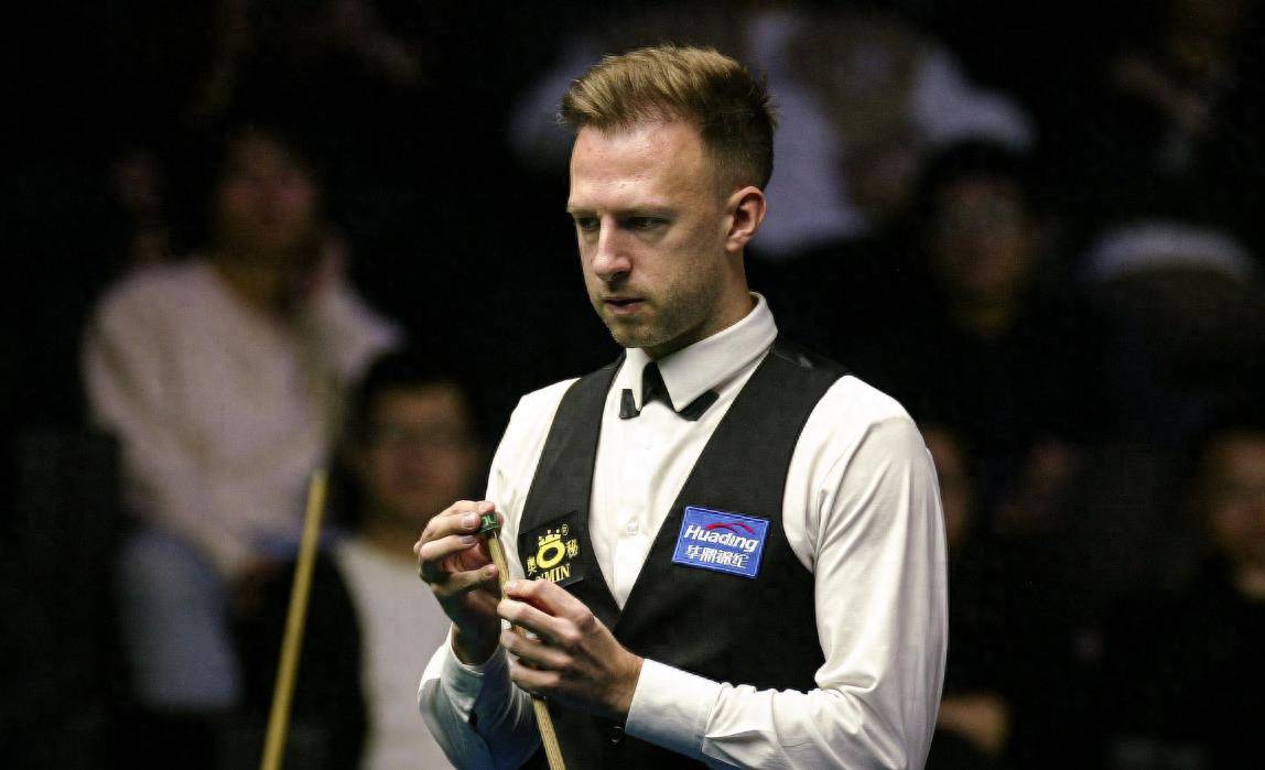 特鲁姆普世界排名第2位,也是本赛季表现最好的球员之一,一度也是连续