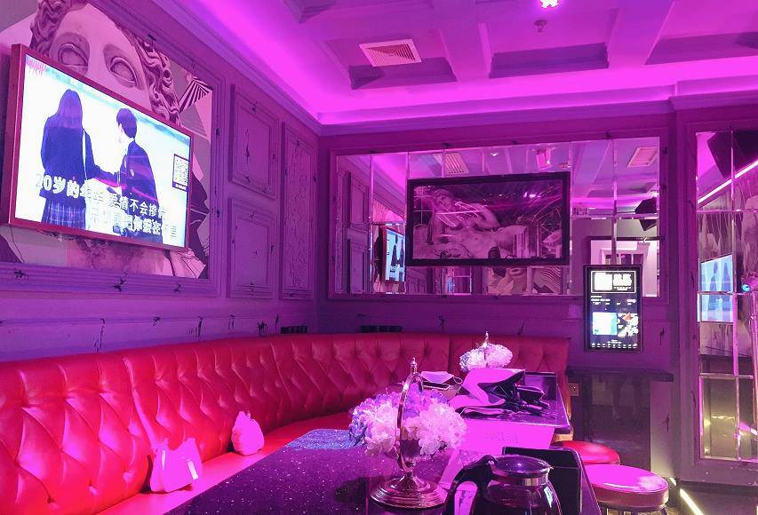 2015年,云南"第一女赌王"汪利娟被捕,却在法庭上面露微笑_黄燚_赌场