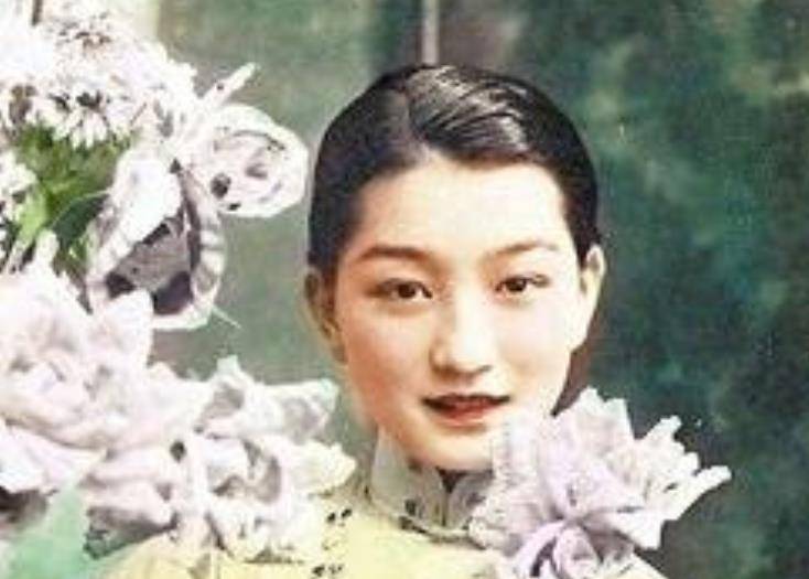 原创神颜交际花王右家遭两任丈夫背叛去世时连棺材钱都没有