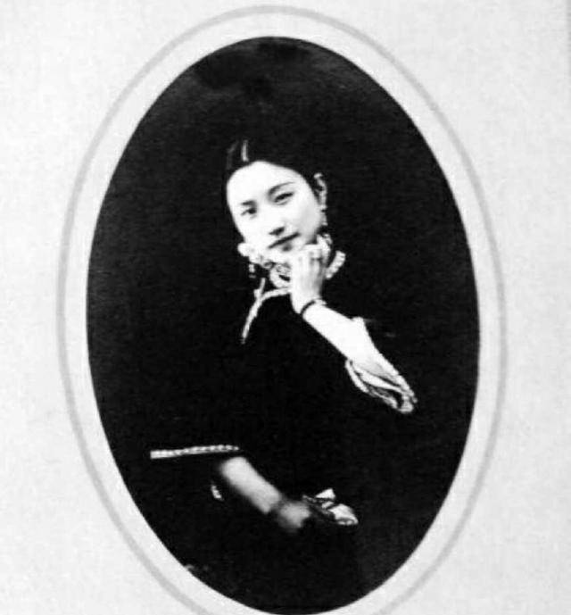 原创民国才女陆小曼28岁丧夫53岁第一次工作56岁成三八红旗手