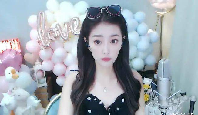 原创yy微凉5周年庆人气惨淡没发邀请大哥们都没来阿哲暖心安慰