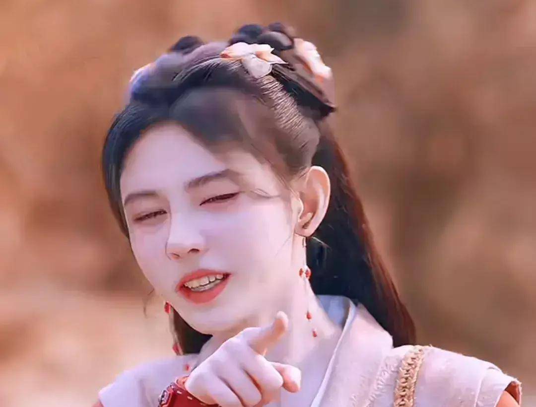 鞠婧祎一个靠妆容混迹于娱乐圈的艺人