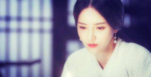 原创中国历史上真正的乱世佳人一生嫁了两个皇帝却当了六次皇后