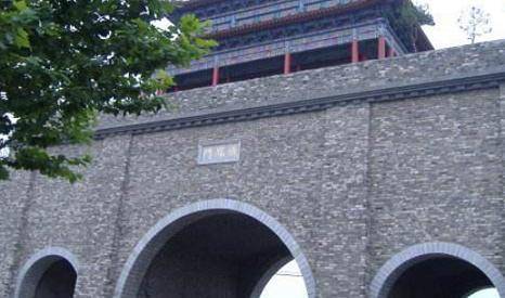 时,此人却让他不要着急,且说了一句话,后来位极人臣_朱棣造_杨荣_京城