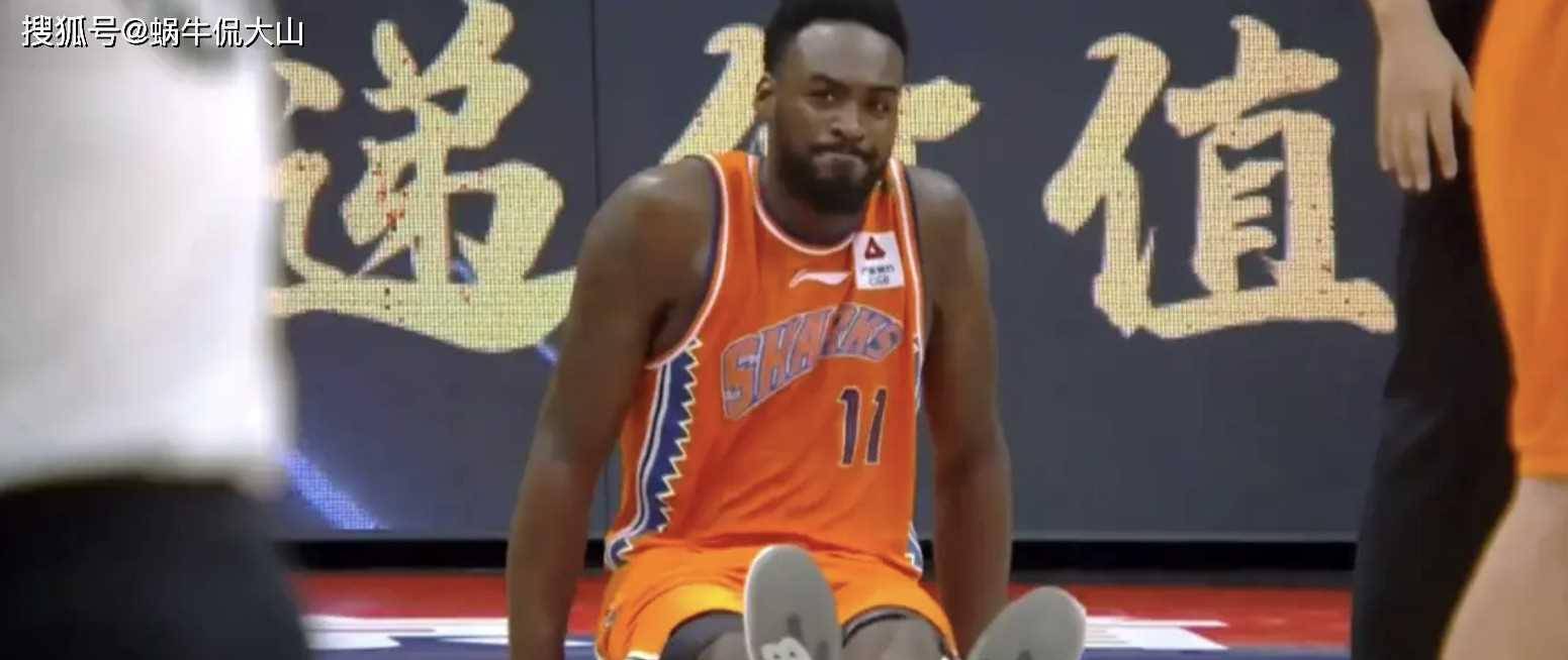 他仿佛是篮球场上的全能战士,攻守俱佳,无所不能,甚至被称为"篮球界的