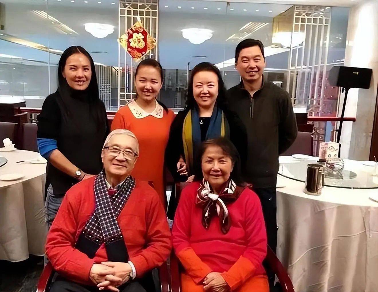 歌唱家叶佩英与丈夫相继去世独生女远在海外她晚年渴望亲情