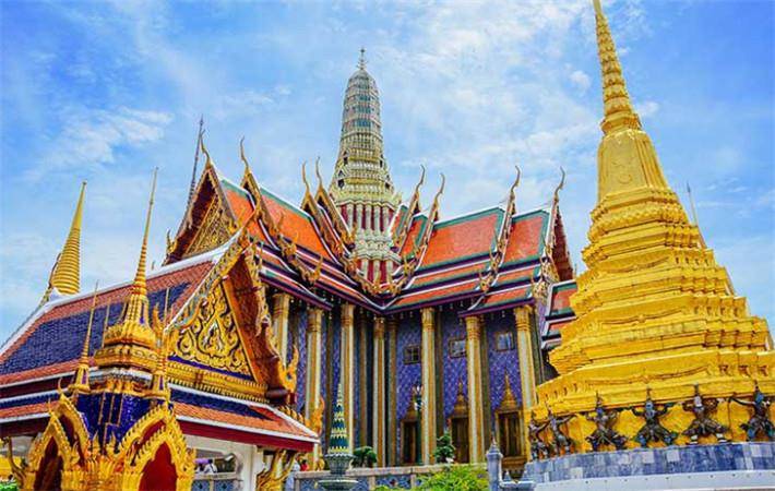 曼谷:第一次去曼谷建议住在尚泰世界购物中心附近靠近bts和mrt更好