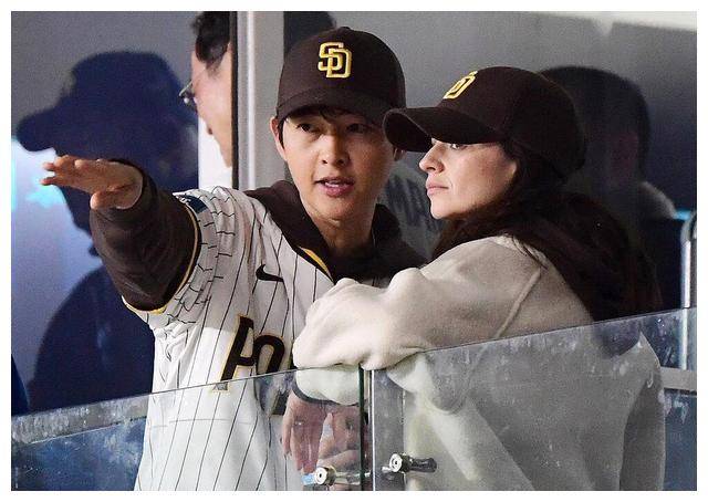 妻子看棒球赛,近状曝光变化超大,路人生图差点认不出_凯蒂_比赛_儿子