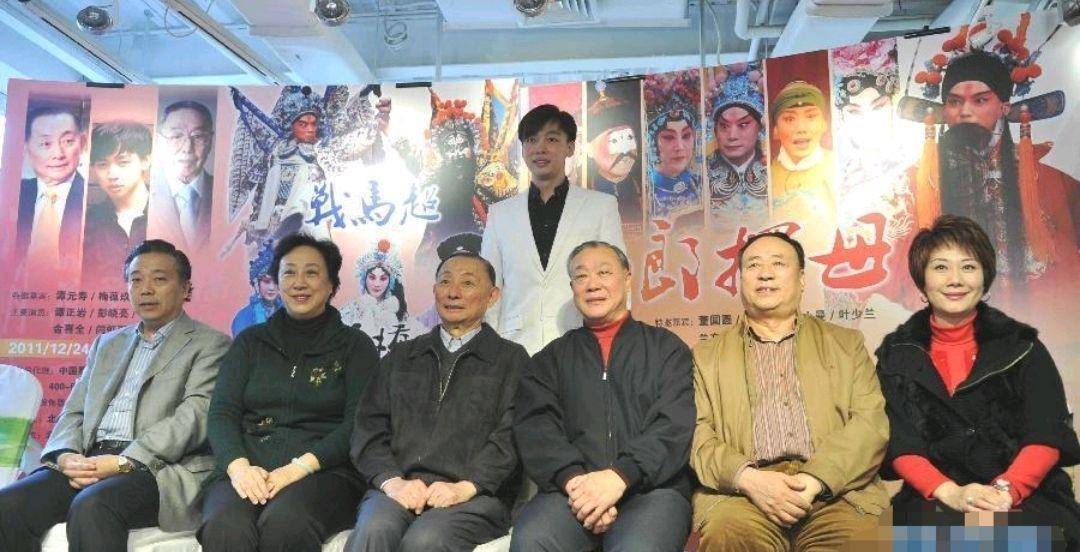 原创京剧演员谭正岩在北京京剧院是一个什么样存在真是一块招牌吗