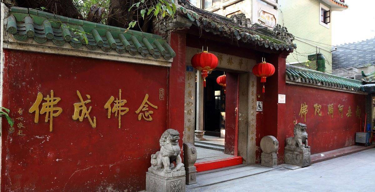 寺",但是实际上它之前是叫做"西来庵",是为了纪念达摩祖师西来传法,其