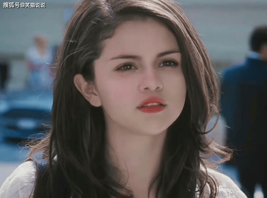 赛琳娜晒最新自拍照,变化很大,被网友吐槽:像6个孩子妈!