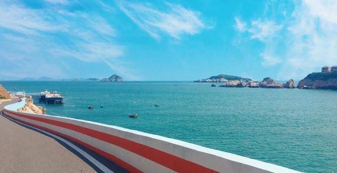 花鸟岛的一大特色就是夜晚的荧光海,去过的人都说