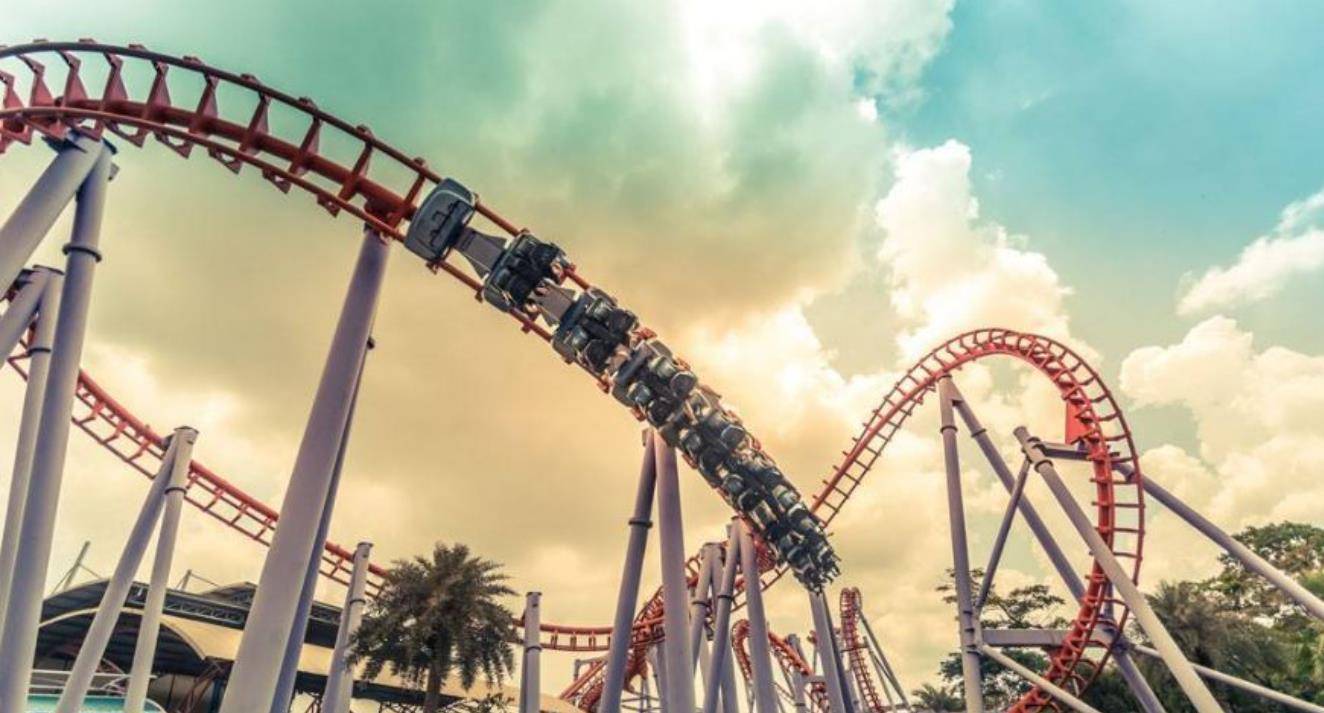 原创英国疯狂过山车人在3600英尺高空转一圈生命在刺激中结束