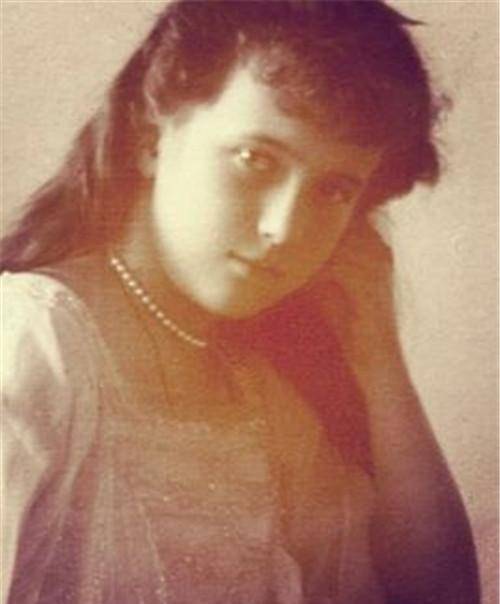 不仅俄国内部,可以说整个西方都冒出了不少安娜斯塔西亚公主