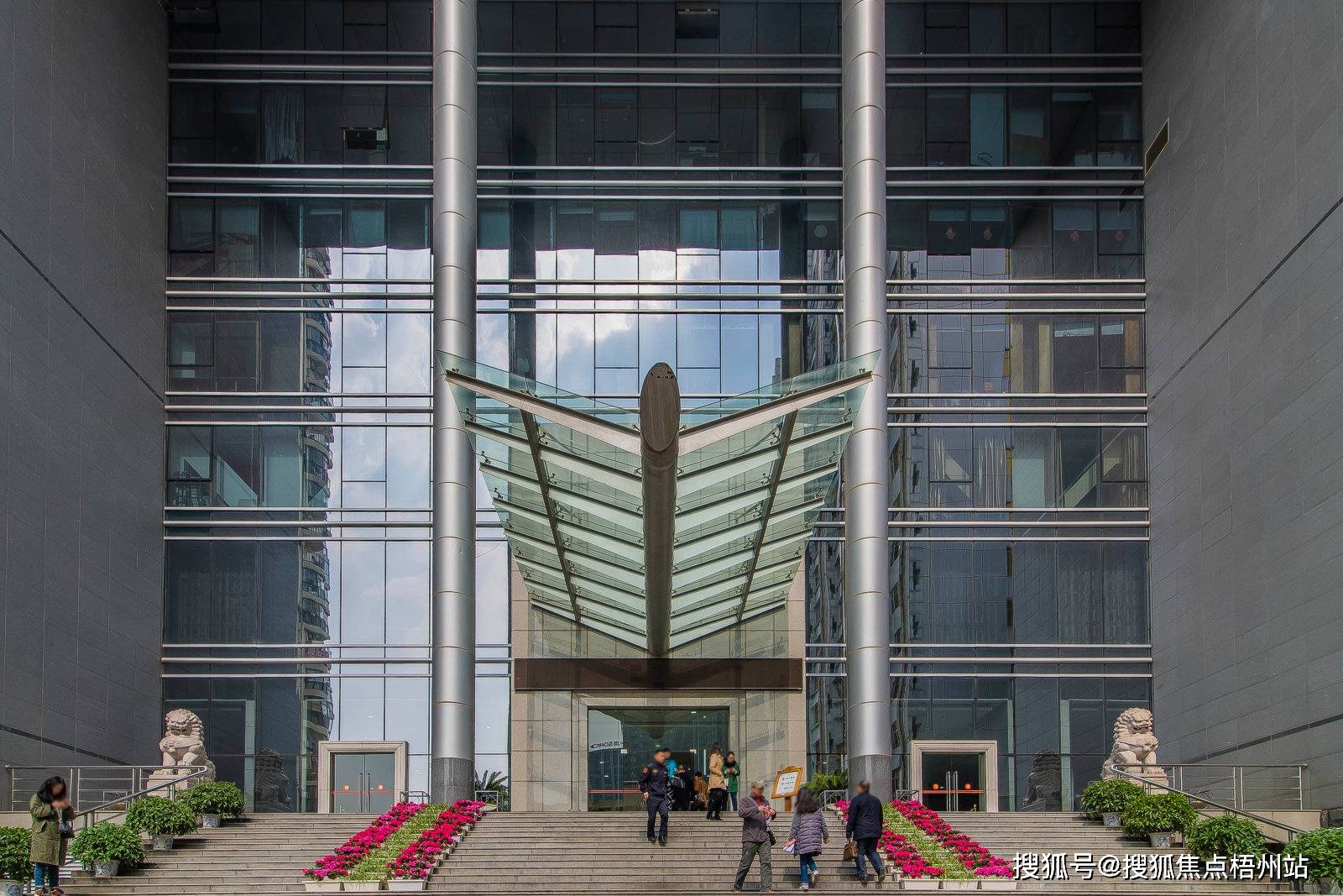 武汉中建三局租120人工位精装修交通便利可注册