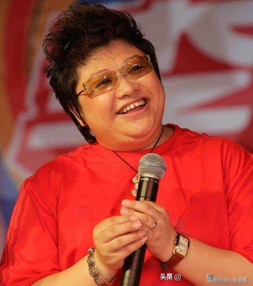 骗了我们30年韩红父亲原来是家喻户晓的他难怪都不敢得
