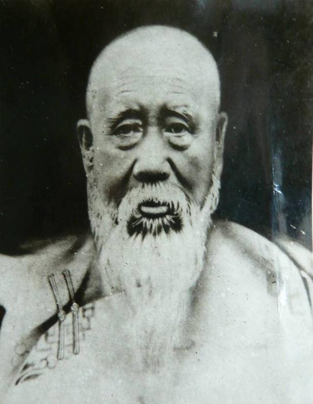 原创翁同龢当了光绪12年的老师为何光绪帝后来却非常痛恨翁同苏