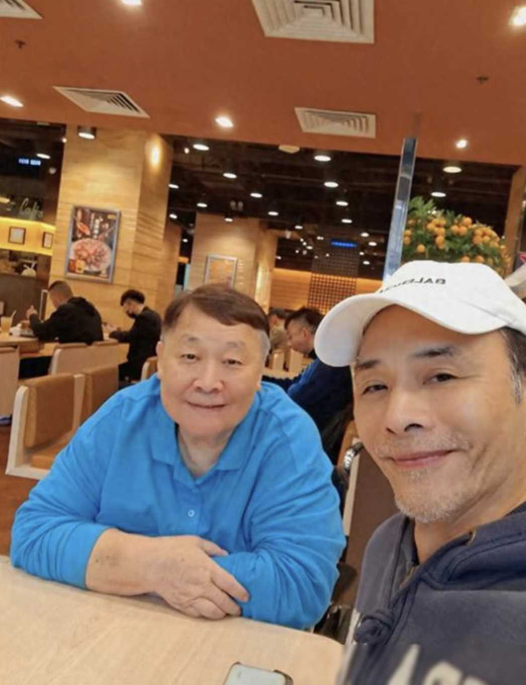 76岁tvb老戏骨独居酒店摔倒,已被迫住院治疗,四个子女无一_秦煌_生活