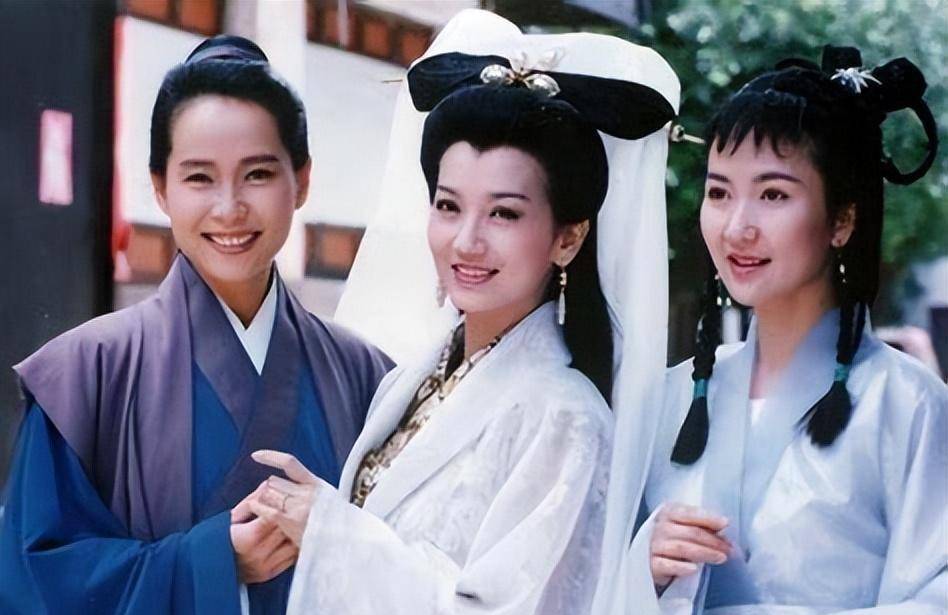 02/叶童被认可,赵雅芝遭冷落这让不少人觉得这样的老戏骨缺席,实在是