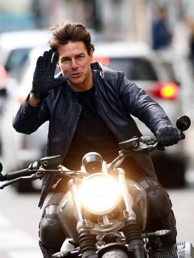 《碟中谍6》将映,汤姆克鲁斯不用替身25000英尺高跳低开_阿汤哥_成龙