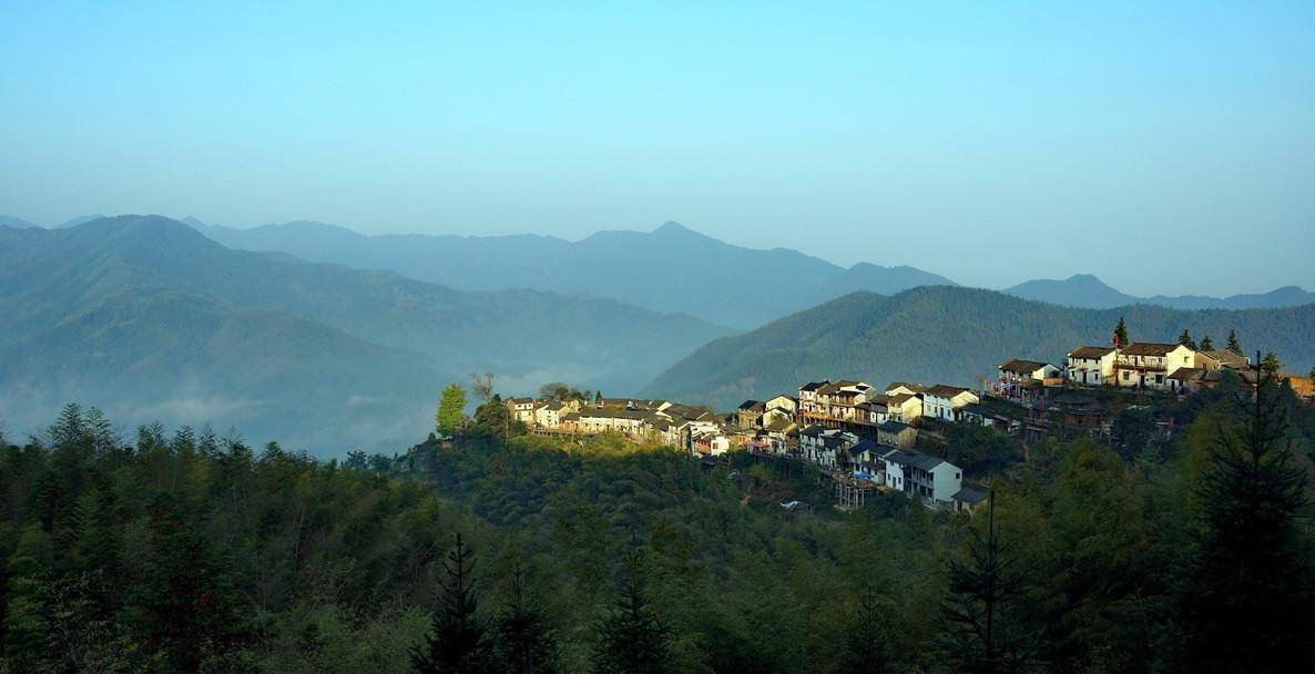 安徽一个不通公路的村落,推门便是云海奇观,深受摄影爱好者追捧_黄山