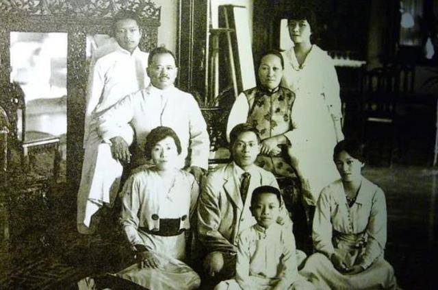 当时,宋嘉树与孙中山先生在上海一见如故,在两人交