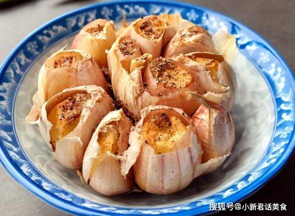 春天遇到别手软的食,一次多买点,连皮烤着吃,香味足更解馋_大蒜_烤制