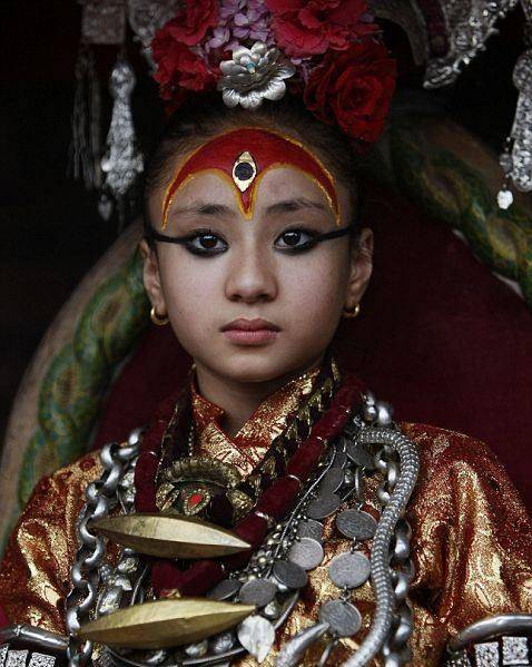 尼泊尔活女神比国王还要至高无上的存在退休后却要孤独终老