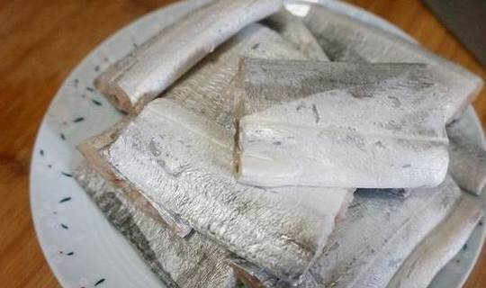 用这种方法做带鱼一上桌就全都抢光了吃了还想吃